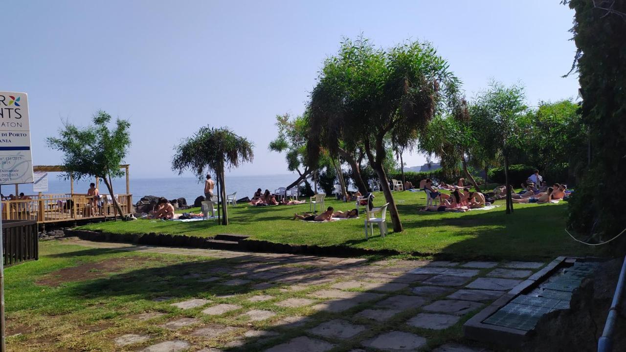 Nero Basalto Azzurro Mare Bed & Breakfast Aci Castello Exterior photo