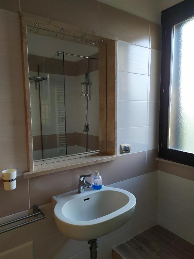 Nero Basalto Azzurro Mare Bed & Breakfast Aci Castello Exterior photo