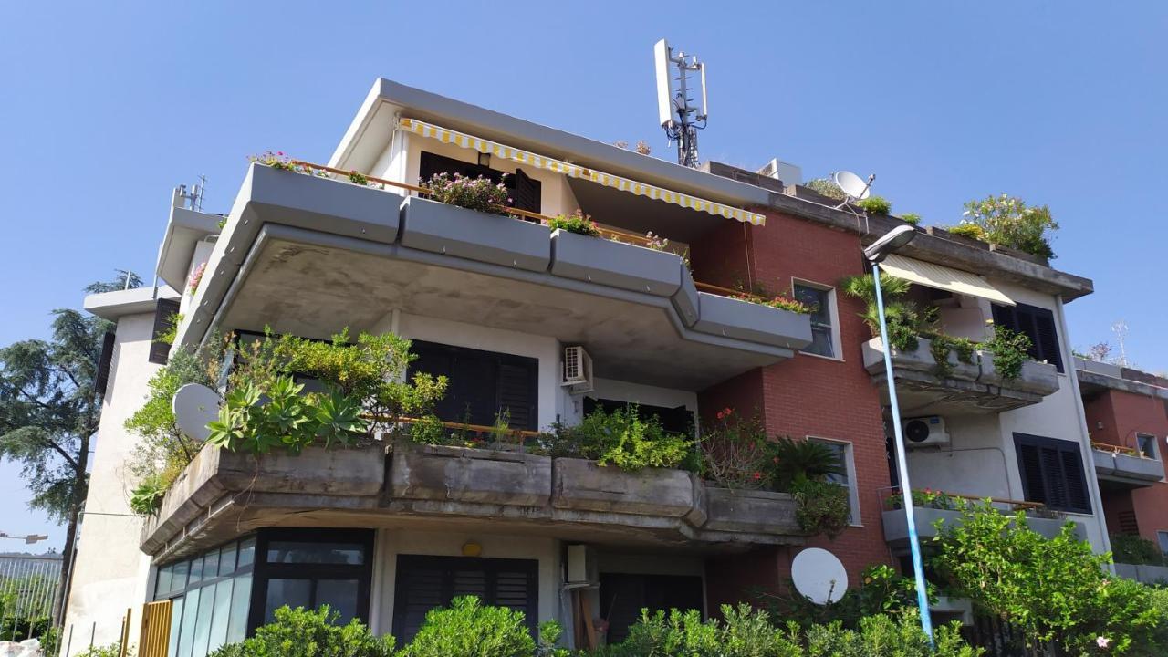Nero Basalto Azzurro Mare Bed & Breakfast Aci Castello Exterior photo